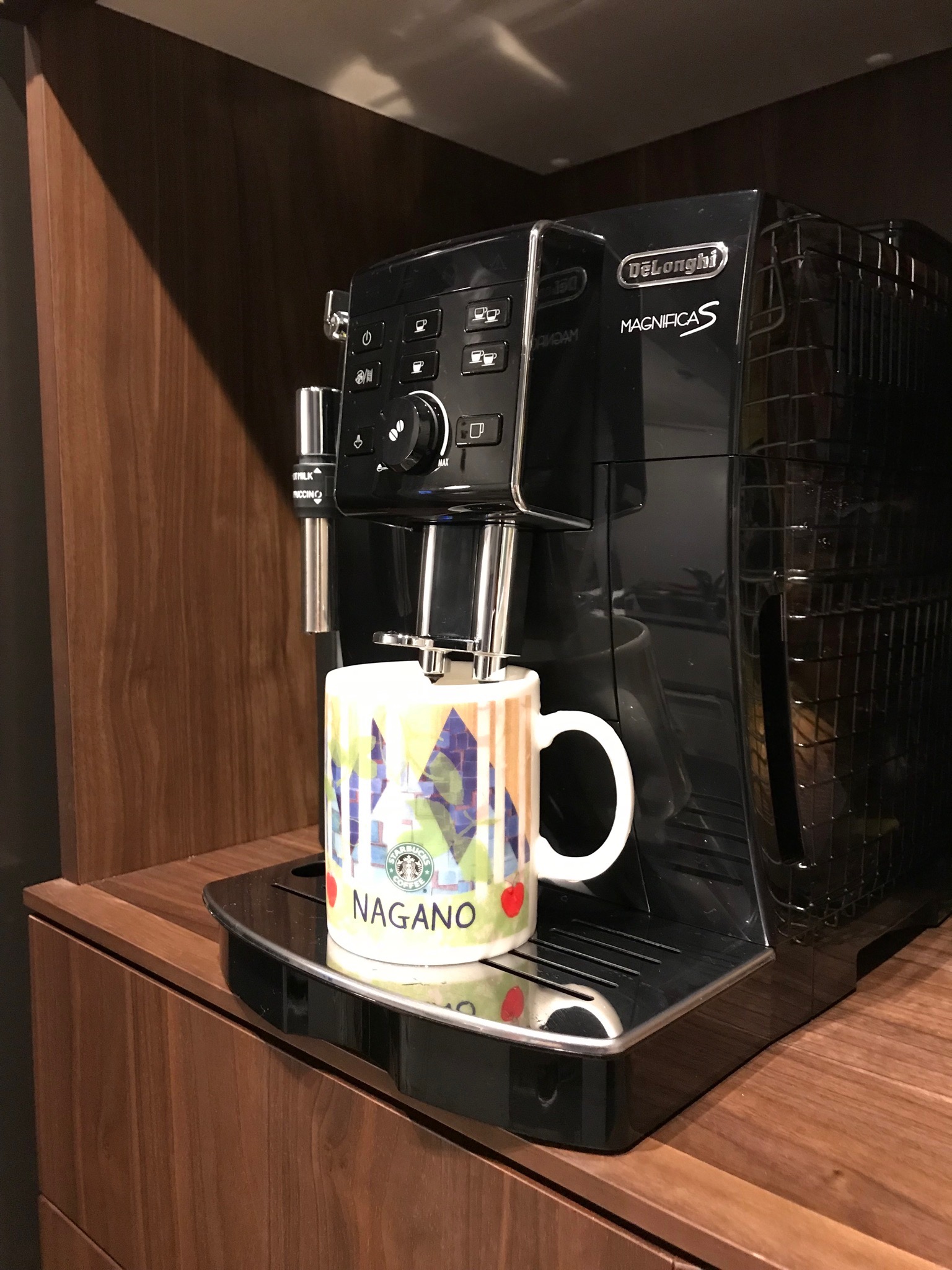 デロンギの全自動コーヒーメーカー